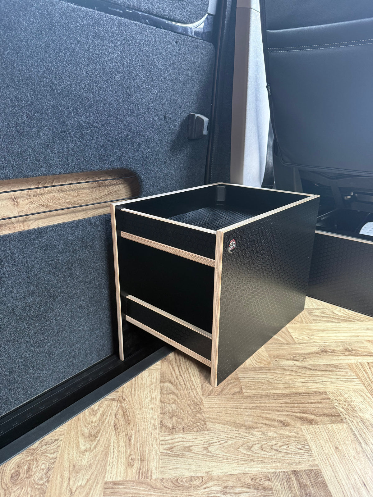 Side Step Storage Box (T5-T6.1)