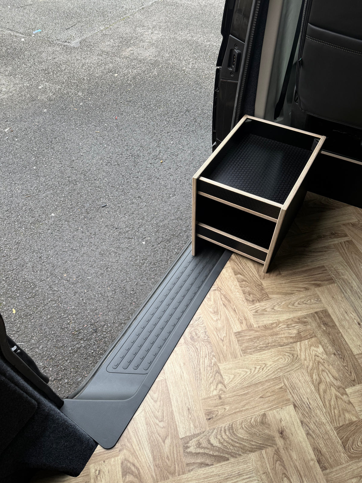 Side Step Storage Box (T5-T6.1)