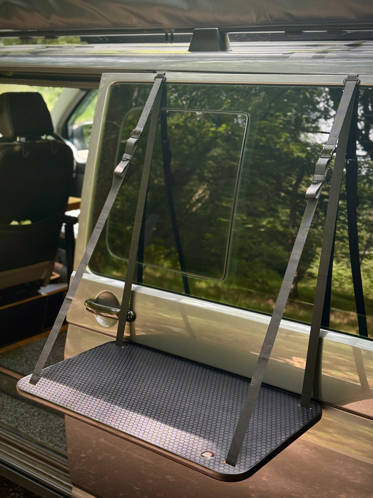 Hanging Table - Black Hexa